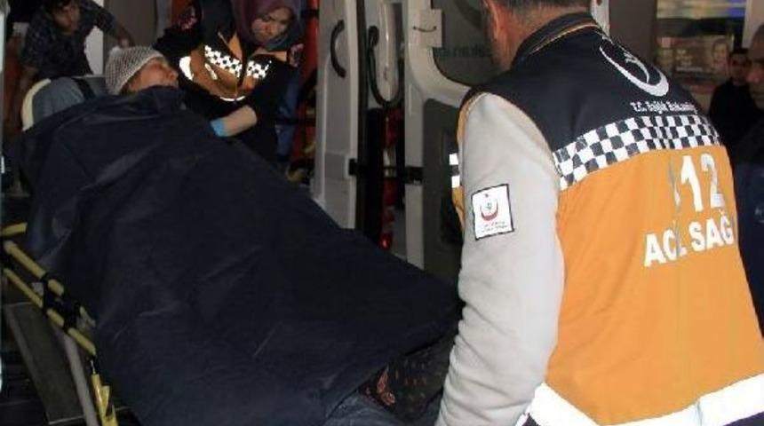 Adıyaman'da Iki Otomobil &Ccedil;arpıştı: 5 Yaralı