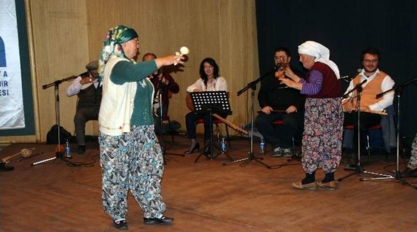 Yerel Ozanlardan T&uuml;rk&uuml; Ziyafeti