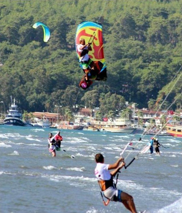 Gökova Körfezinde Kiteboard Festivali