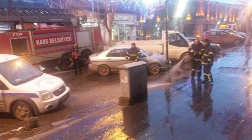 Belediye Kars’ta Cadde Ve Kaldırımlar Yıkıyor