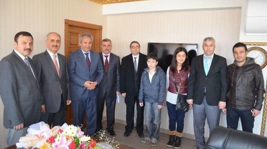 K&uuml;t&uuml;phaneler Haftası&rsquo;nda Kaymakam Yapıcı&rsquo;ya Ziyaret