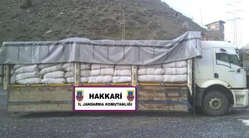Hakkari'de 15 Ton Ka&ccedil;ak &Ccedil;ay Ele Ge&ccedil;irildi