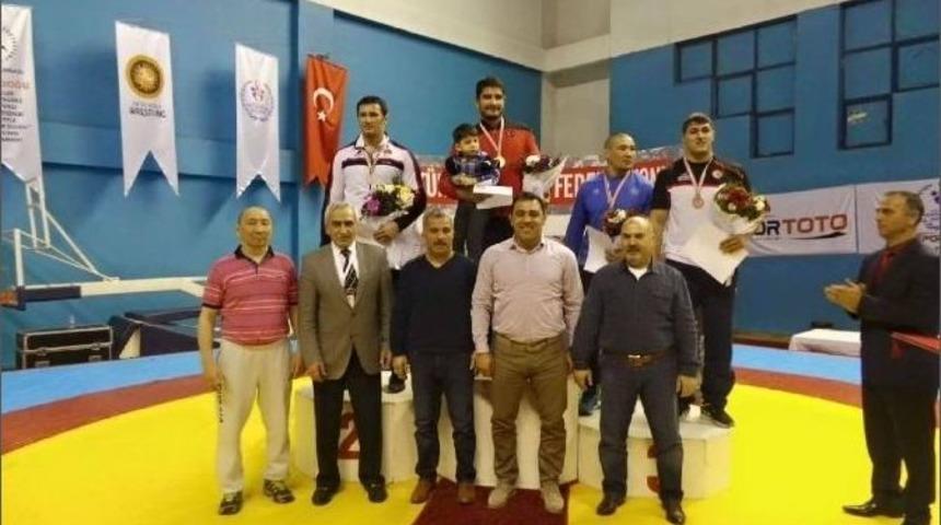 Kağıtsporlu Tanju Gemici, Yaşar Doğu&rsquo;da K&uuml;rs&uuml;ye &Ccedil;ıktı