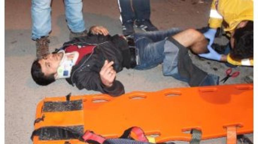 İki Motosiklet &Ccedil;arpıştı, Bir S&uuml;r&uuml;c&uuml; Yaralandı