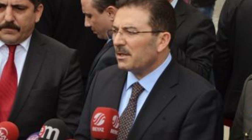 Selami Altınok: "eylemcilerle Görüşmeler Sürüyor"