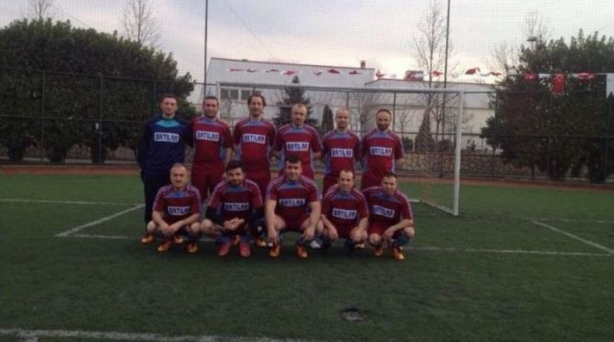 İzmit Belediyesi Futbol Turnuvası Başladı