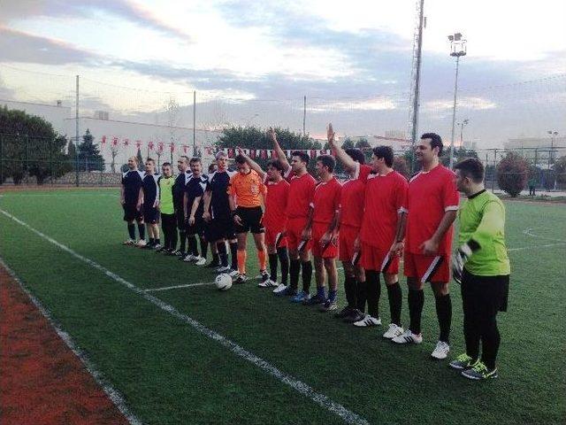 İzmit Belediyesi Futbol Turnuvası Başladı