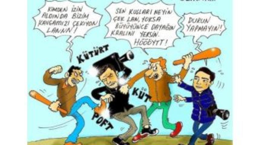 Karikat&uuml;ristten Saldırıya Uğrayan Gazeteciye Destek