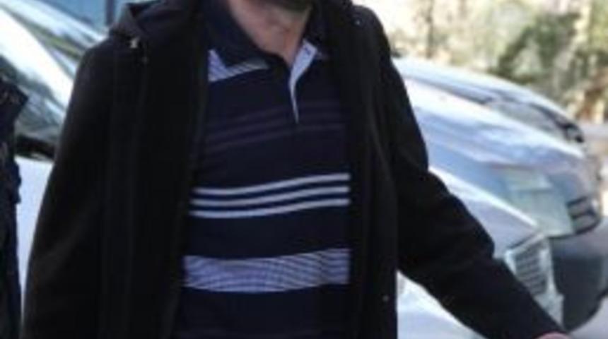 Evinde 3 Bin 508 Paket Ka&ccedil;an Sigara Ele Ge&ccedil;ti