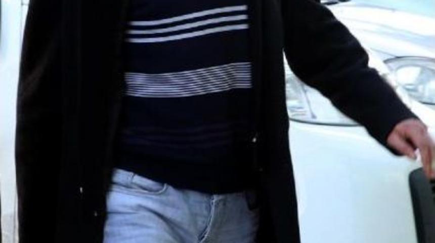 Evden 3508 Paket Ka&ccedil;ak Sigara &Ccedil;ıktı