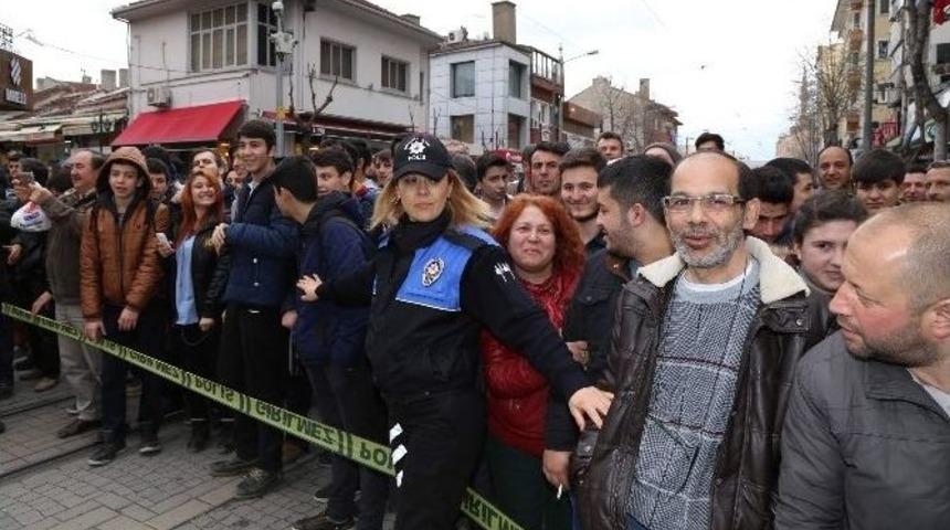 Eskişehir&rsquo;de Ş&uuml;pheli Kadın &Ccedil;antası Korkuttu