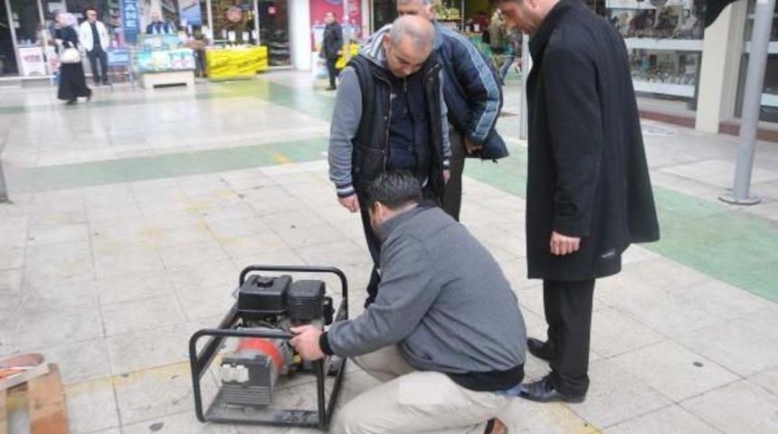 T&uuml;rkiye Genelinde Elektrik Kesildi, Hayat Durdu (9)