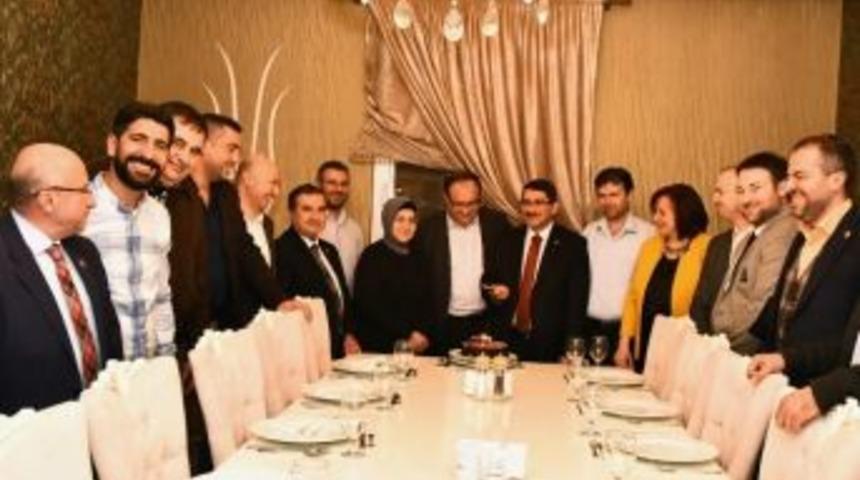 Şehzadeler Ak Parti Grubu Hizmetteki İlk Yıllarını Kutladı