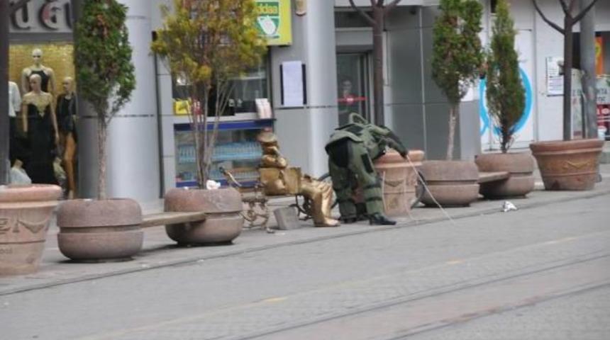 Eskişehir'de Patlatılarak A&ccedil;ılan Kadın &Ccedil;antası Boş &Ccedil;ıktı