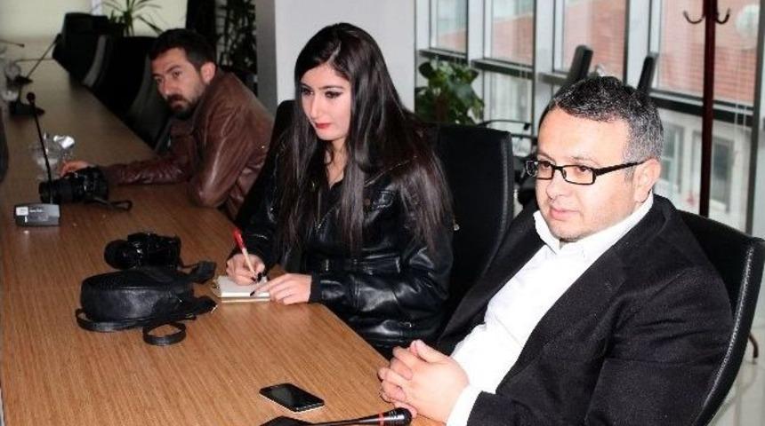 Ak Parti Afyonkarahisar İl Başkanlığı Haftalık Basın Değerlendirme Toplantısı Yaptı