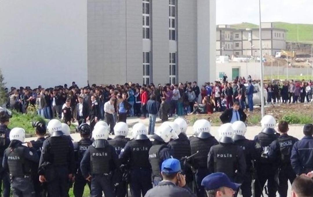 Siirt &Uuml;niversitesi&rsquo;nde Gerginlik: 2 Yaralı