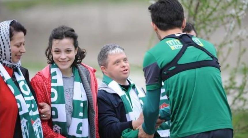Otizmli &Ccedil;ocuklardan Bursaspor&rsquo;A Ziyaret