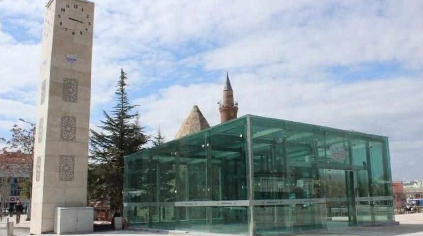 Baca Yerine Saat Kulesi