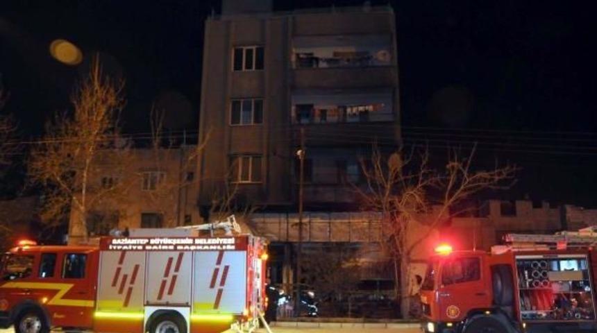 Gaziantep’Te Iş Yerindeki Yangında Suriyeli 10 Kişi Dumandan Etkilendi