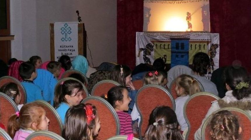 K&uuml;tahya&rsquo;da &rsquo;karag&ouml;z G&ouml;lge Oyunu&rsquo; İlgi G&ouml;rd&uuml;