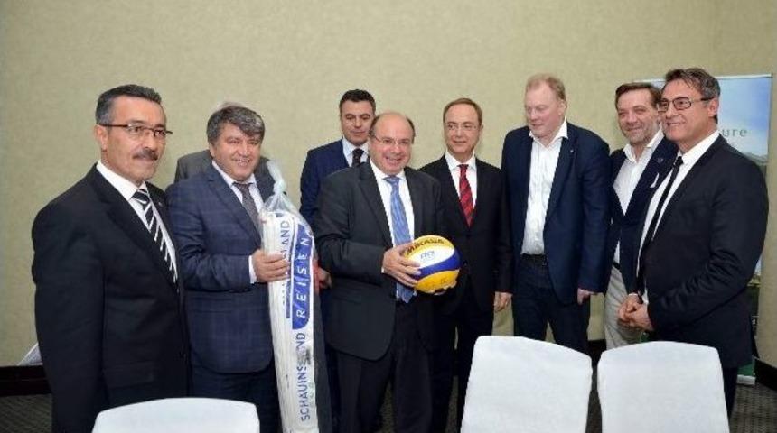 G&ouml;kova&rsquo;da Plaj Voleybolu Almanya Finali Ve Kite Surf Festivali D&uuml;zenlenecek