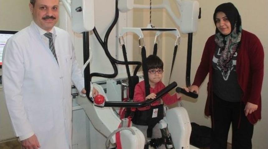 Robotik Y&uuml;r&uuml;me Cihazı, Engelli &Ccedil;ocukların Umudu Oldu