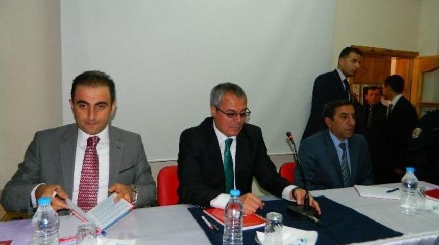 Ardahan Valisi Posof&rsquo;ta Muhtarlarla Bir Araya Geldi