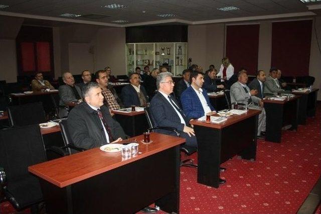 Nizip’te “türkiye’nin Ekonomik Görünümü“ Konulu Konferans Düzenlendi 2