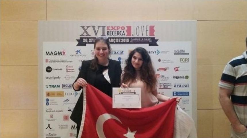 İzmir Fatih Koleji &Ouml;ğrencisi Lal Projesiyle D&uuml;nya İkincisi Oldu