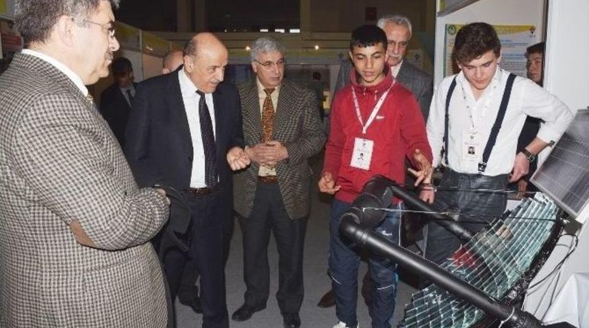 Kosb Y&ouml;netimi Araştırma Projeleri Sergisinde &Ouml;ğrencilerle Buluştu