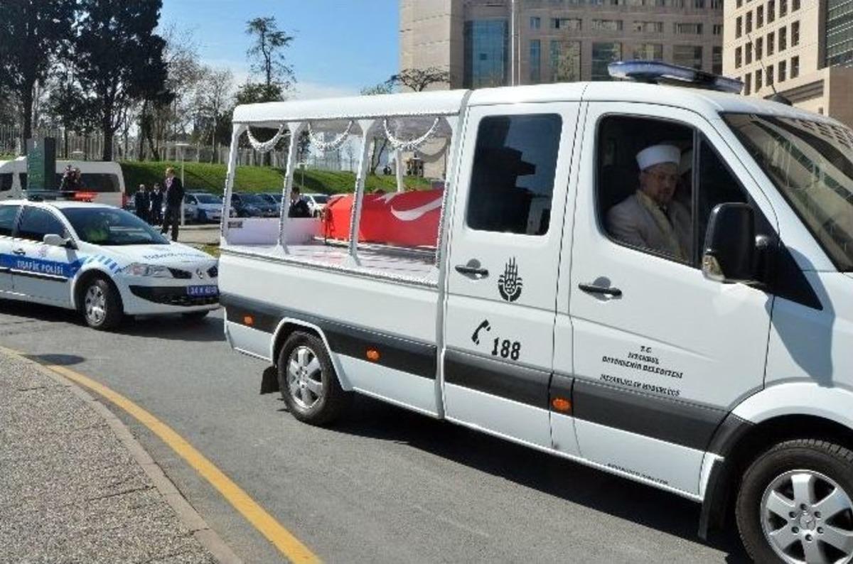 Şehit Savcı Kiraz İ&ccedil;in Adliyede T&ouml;ren D&uuml;zenlendi