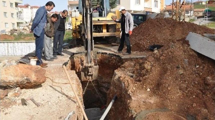 Yağmur Suyu Kanalı &Ccedil;alışmaları Devam Ediyor