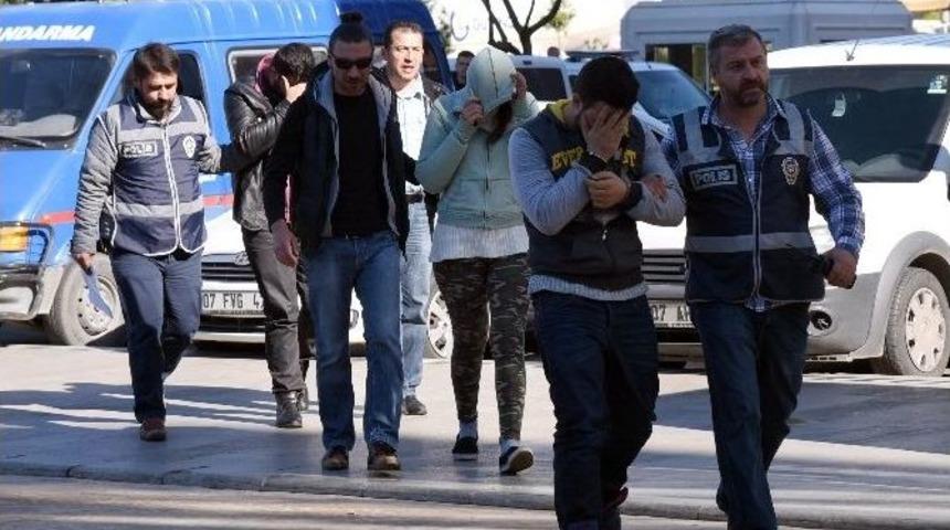 Antalya&rsquo;da Dolandırıcılık Operasyonu