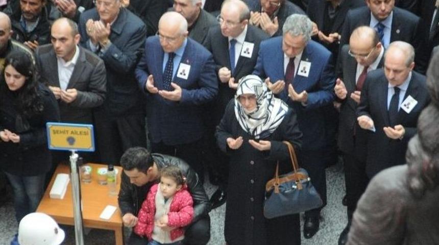 Şehit Savcı İ&ccedil;in D&uuml;zenlenen T&ouml;rende Duygulu Anlar