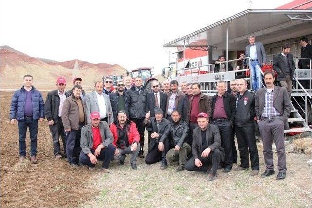 Narman’da Türk Traktörleri Tarla Tatbikatı Düzenlendi