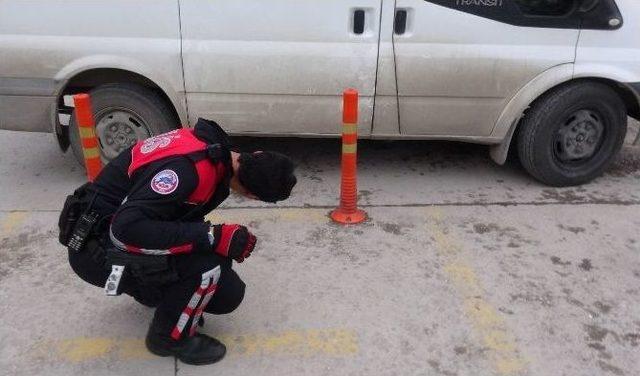Banka Aracının Altındaki Paket Polisi Alarma Geçirdi 1