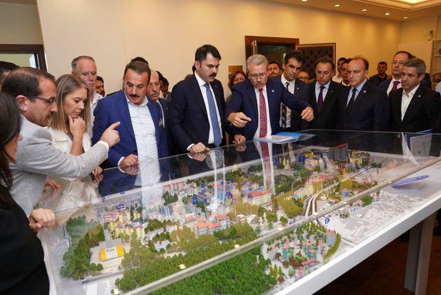 Bakan Kurum: İzmir'deki yapı stoğunun yüzde 65'i riskli (3)