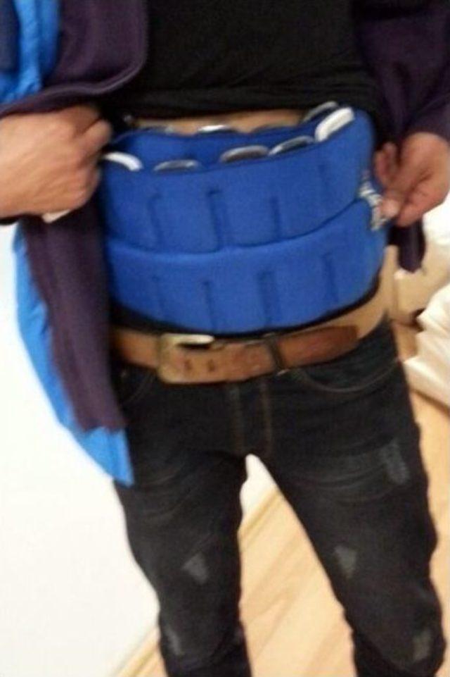 Havalimanında Ka&ccedil;ak Cep Telefonu Operasyonu 1