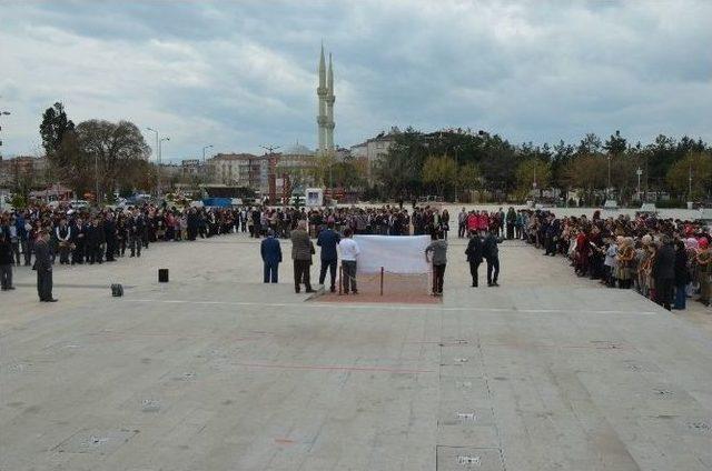 Öğrenciler Barış İçin Kitap Okudu