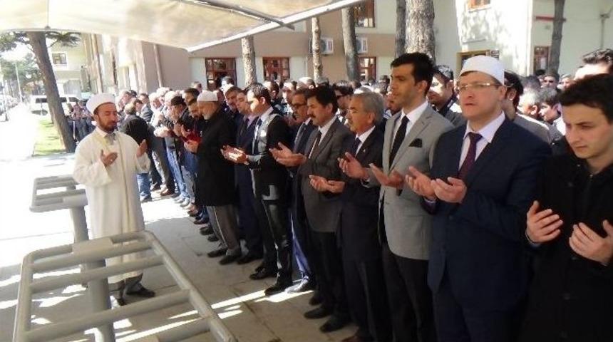 Erzincan&rsquo;da Savcı Mehmet Selim Kiraz İ&ccedil;in Gıyabi Cenaze Namazı Kılındı