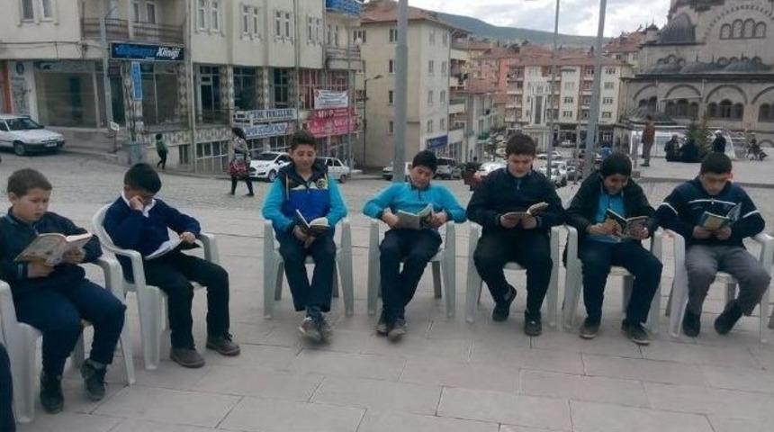 Akdağmadeni İl&ccedil;esinde Kitap Okuma Etkinliği