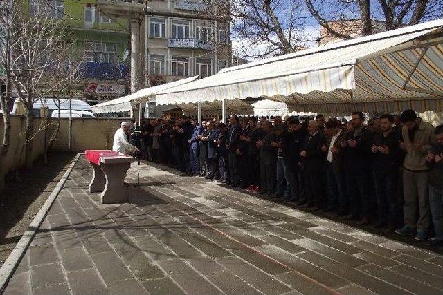 Bayburt’ta Savcı Mehmet Selim Kiraz İçin Gıyabi Cenaze Namazı Kılındı