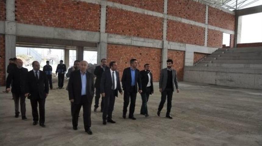 Başkan Toltar Spor Salonu &Ccedil;alışmalarını İnceledi