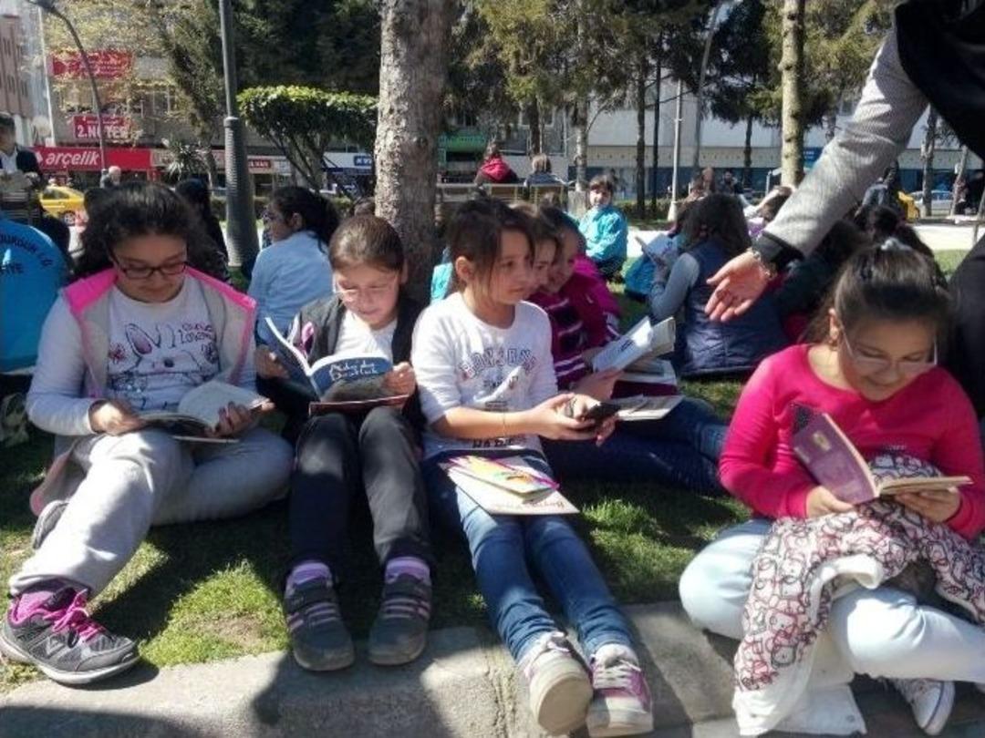 K&uuml;t&uuml;phaneler Haftası Sakarya&rsquo;da Kutlandı