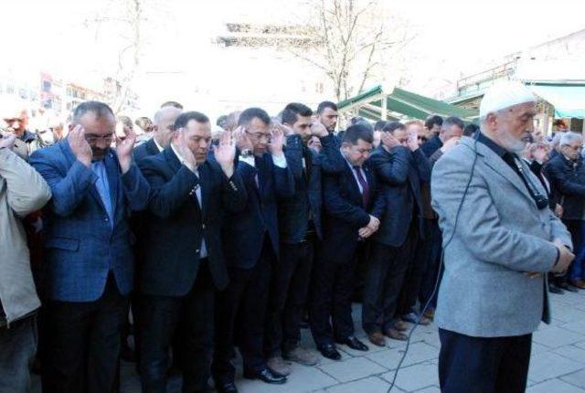 Düzce de Savcı Kiraz Için Gıyabi Cenaze Namazı Kılındı 2