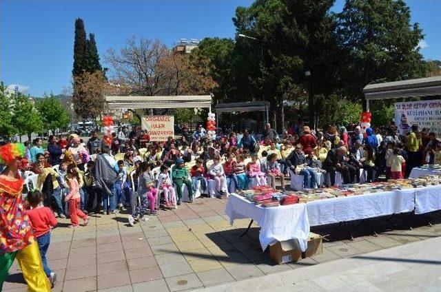 Ortaca&rsquo;da 800 Kitap Okurlarla Buluştu 1