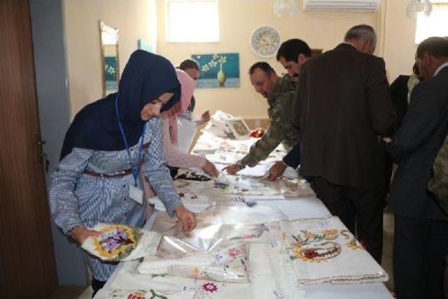 Şemdinli'de Köy Okulları Yararına Kermes