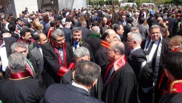 Adana Adliyesi'nde, Savcı Kiraz'ın Şehit Edilmesi Protesto Edildi (2)