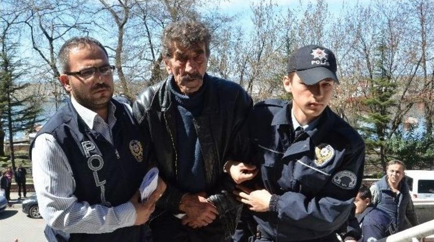 Oğlunun Arkadaşını &Ouml;ld&uuml;ren Yaşlı Adam Adliyeye Sevk Edildi