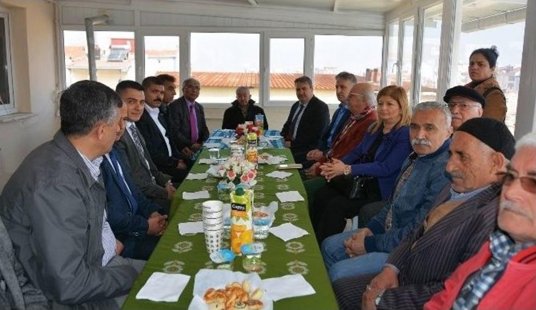 Başkan &Ccedil;er&ccedil;i S&ouml;z&uuml;n&uuml; Tutarak Cem Evi&rsquo;ni Ziyaret Etti